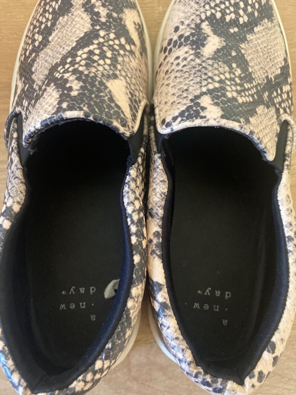 A New Day Women’s Slip-On Snake Print Casual Loafer Size 6.5 - Picture 6 of 7